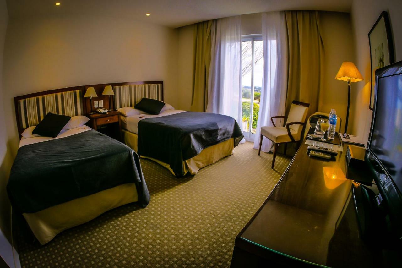 Elegance Hotel Tandil Ruang foto