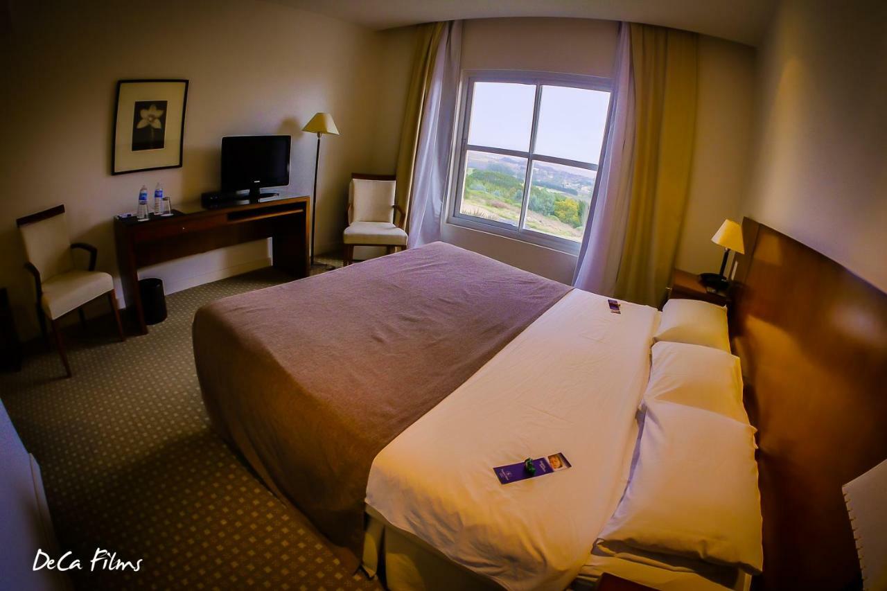 Elegance Hotel Tandil Ruang foto